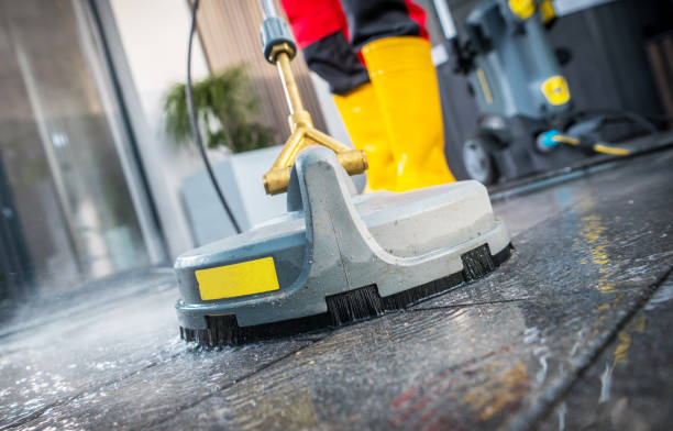 Best Pressure Washing Patio  in Leesburg, FL